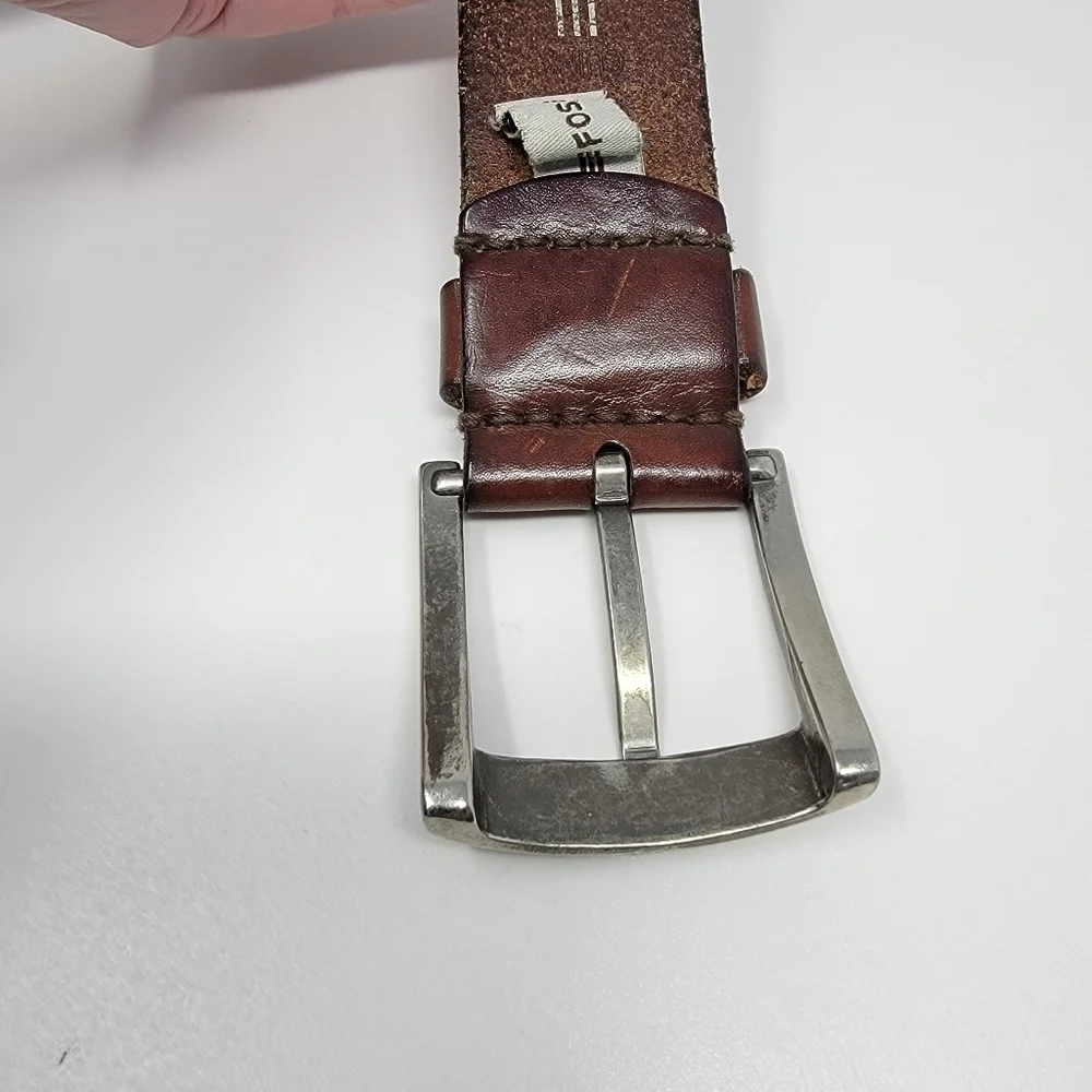 Fossil Belt  Leather Belt Silver Tone Buckle Size 100/34 106371 USED T05